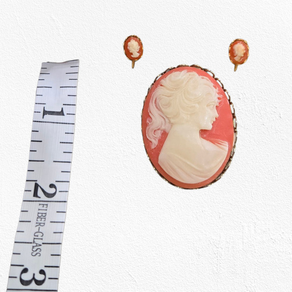 1960s Vintage Cameo Brooch & Clip-On Earrings Set Gold Tone Pink Costume Jewelry - Picture 8 of 8